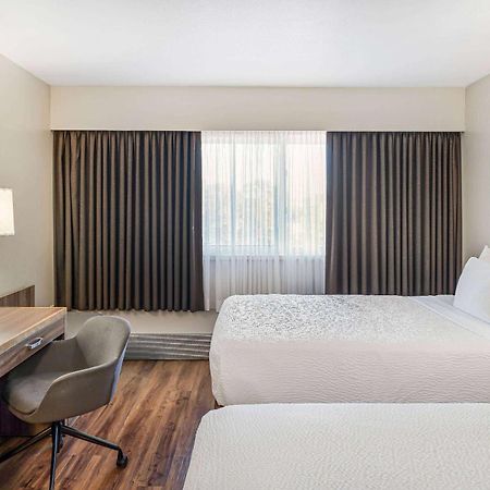 Days Inn By Wyndham Victoria On The Harbour מראה חיצוני תמונה