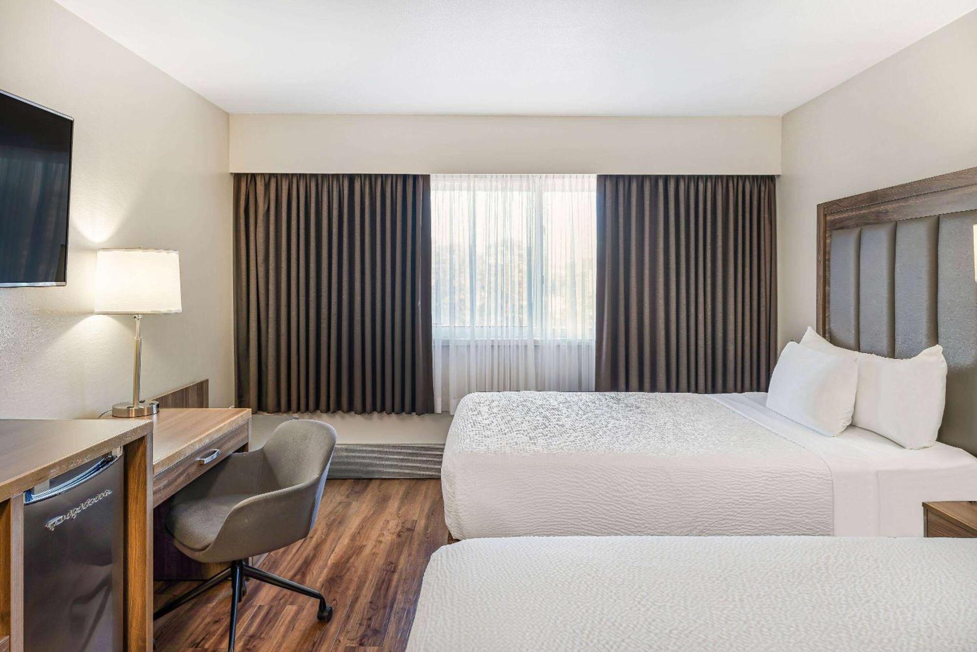 Days Inn By Wyndham Victoria On The Harbour מראה חיצוני תמונה