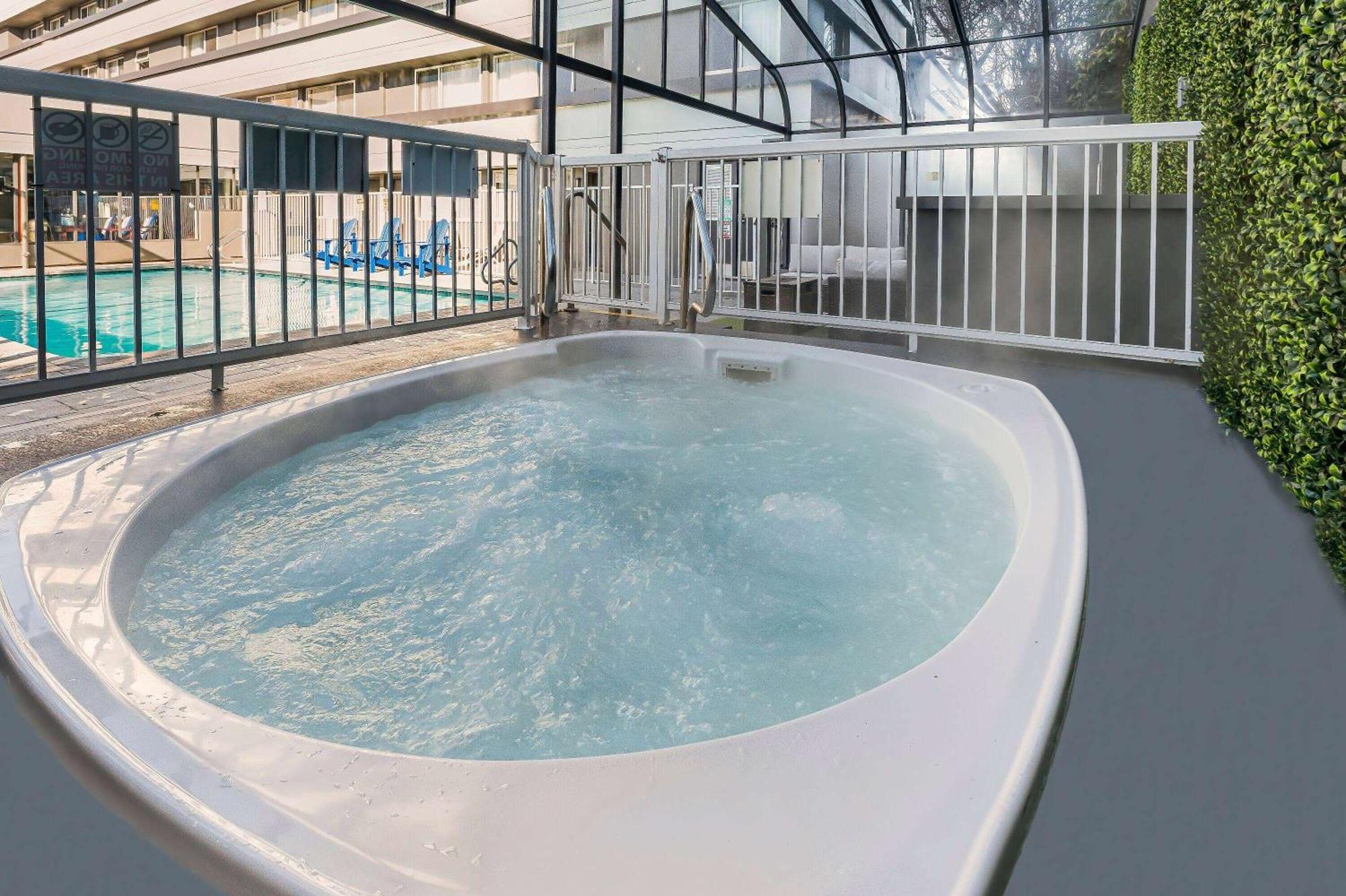 Days Inn By Wyndham Victoria On The Harbour מראה חיצוני תמונה