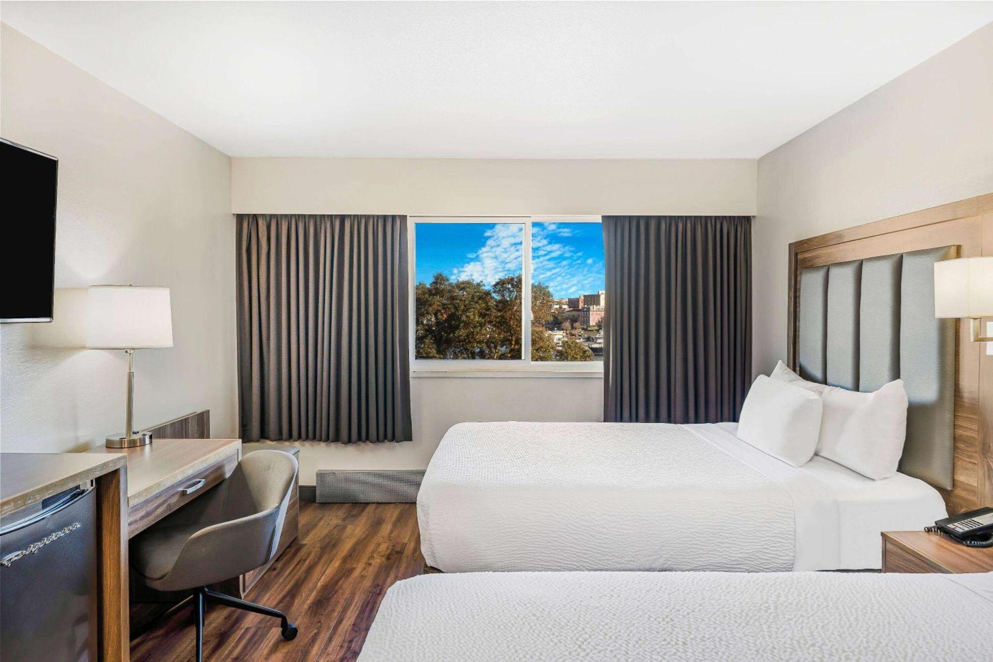 Days Inn By Wyndham Victoria On The Harbour מראה חיצוני תמונה